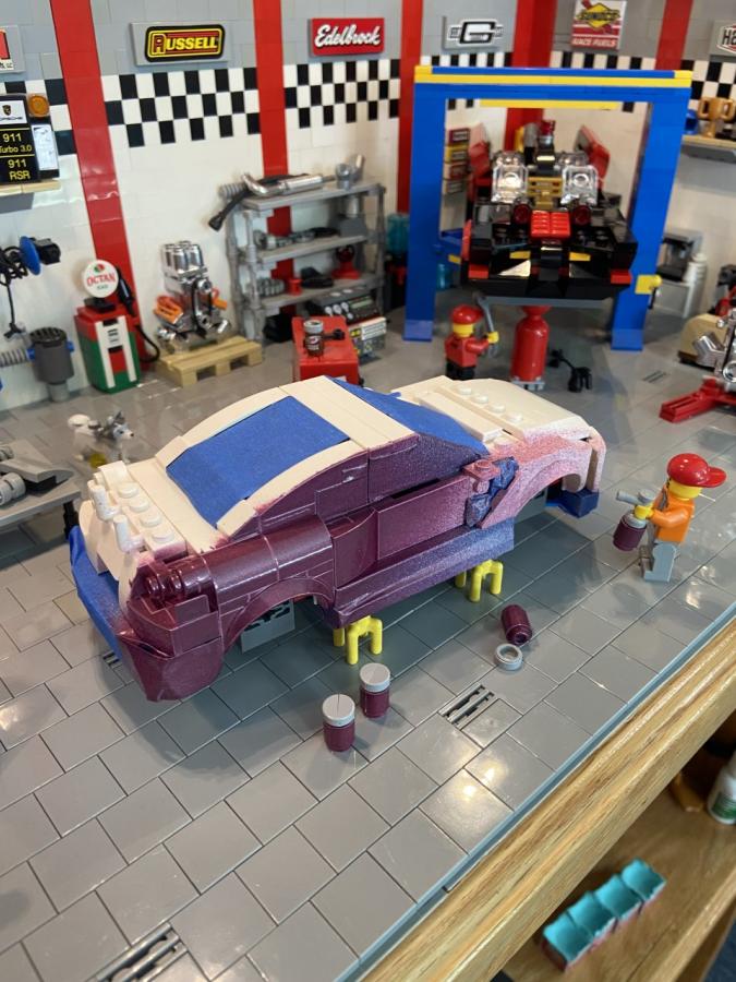 med_1612035965-Lego_Spray_Paint_Nissan_G